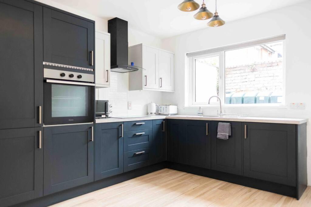 Charming 3 Bedroom Belfast Townhouse Bagian luar foto